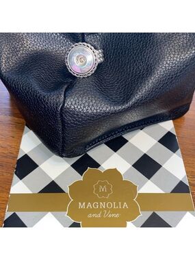 Magnolia and Vine silver Dream Weaver Stretch Ring, fit one original snaps, new
